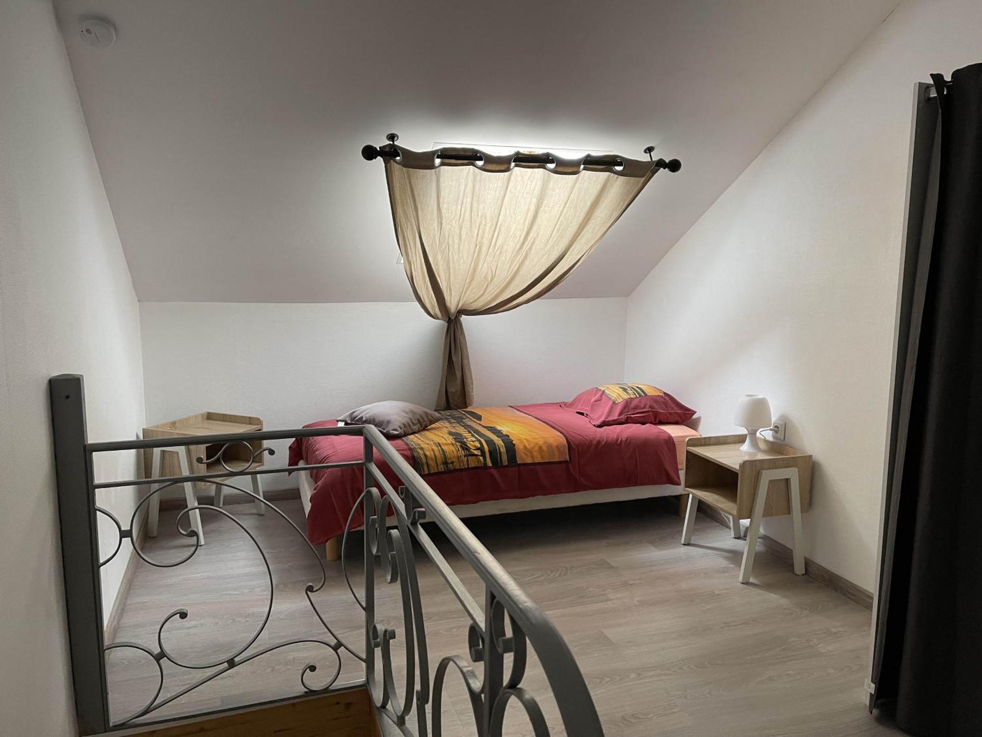 Les Gites De Montherme La Maison Authentique Du Centre Historique 外观 照片